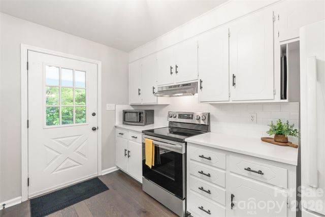 7012 Knotty Pine Road, Waxhaw, NC 28173