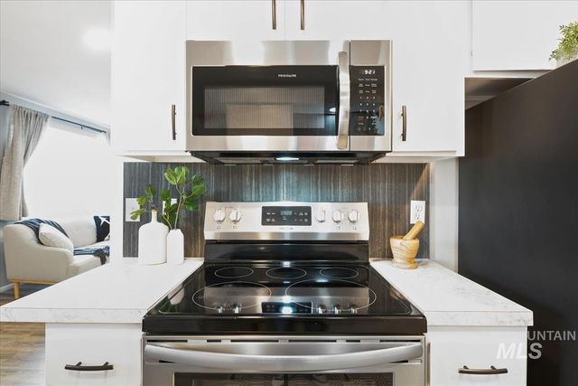 6417 W Everett St, Boise, ID 83704