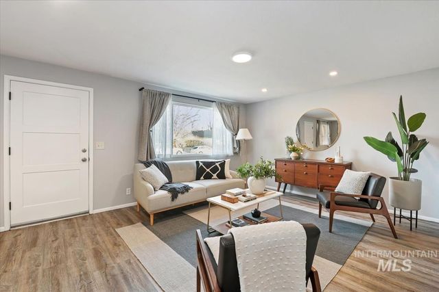 6417 W Everett St, Boise, ID 83704