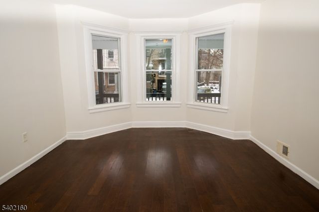 120 S 7Th St, Newark City, NJ 07107