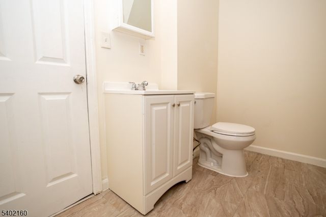 120 S 7Th St, Newark City, NJ 07107