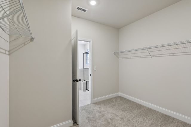 1083 Large Poppy Dr, La Vergne, TN 37086