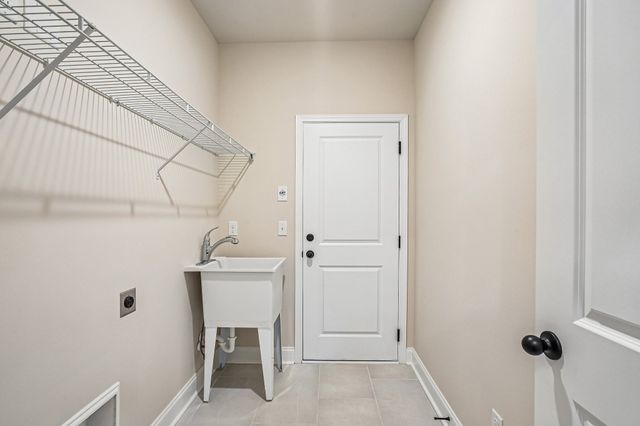 1083 Large Poppy Dr, La Vergne, TN 37086