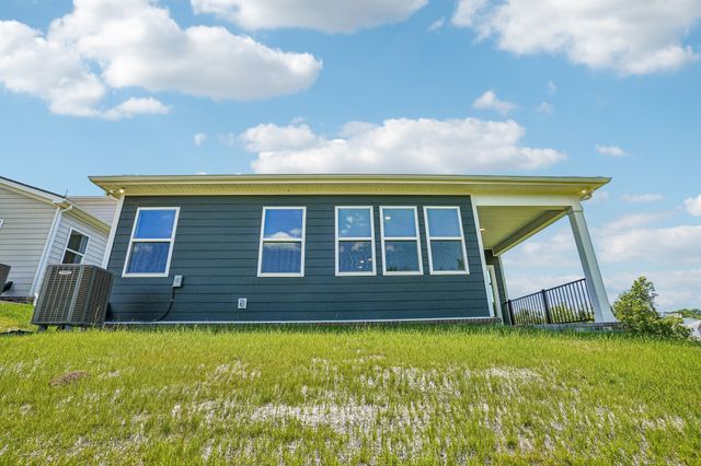1083 Large Poppy Dr, La Vergne, TN 37086