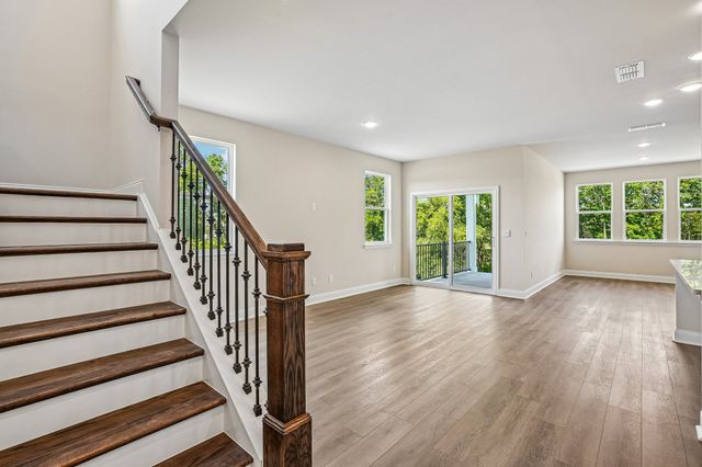 1083 Large Poppy Dr, La Vergne, TN 37086