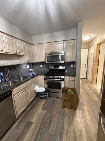35128 Moravian Drive, Sterling Heights, MI 48312
