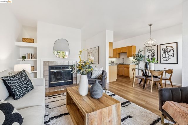 11 Bayside Ct, Richmond, CA 94804