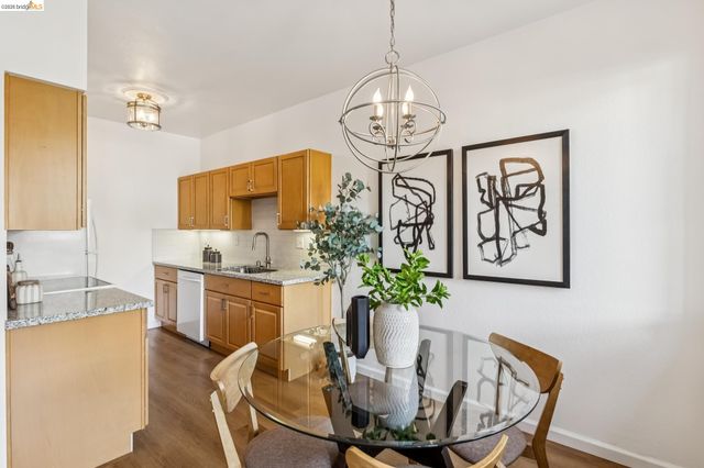 11 Bayside Ct, Richmond, CA 94804