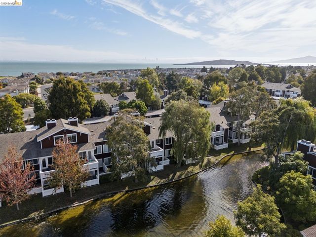11 Bayside Ct, Richmond, CA 94804