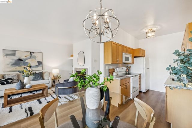 11 Bayside Ct, Richmond, CA 94804