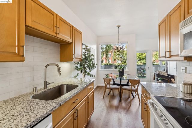 11 Bayside Ct, Richmond, CA 94804