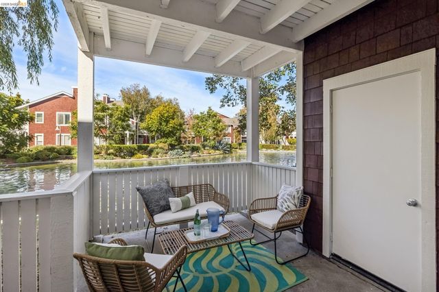 11 Bayside Ct, Richmond, CA 94804