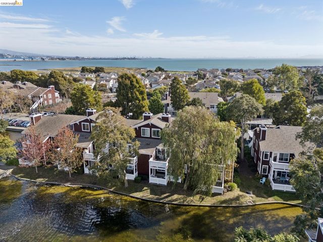 11 Bayside Ct, Richmond, CA 94804