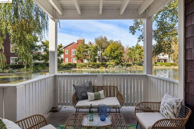 11 Bayside Ct, Richmond, CA 94804