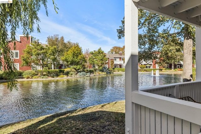 11 Bayside Ct, Richmond, CA 94804