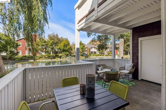 11 Bayside Ct, Richmond, CA 94804