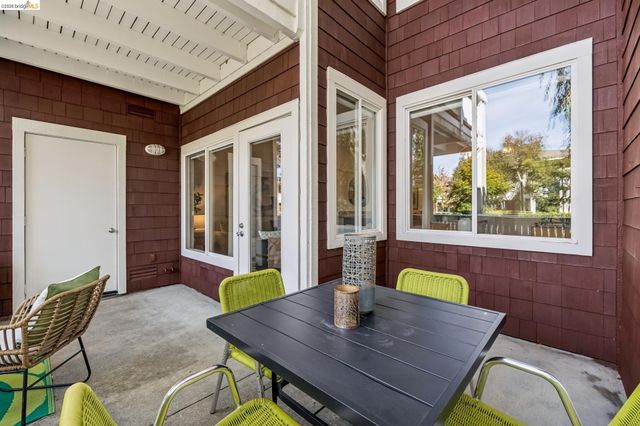 11 Bayside Ct, Richmond, CA 94804