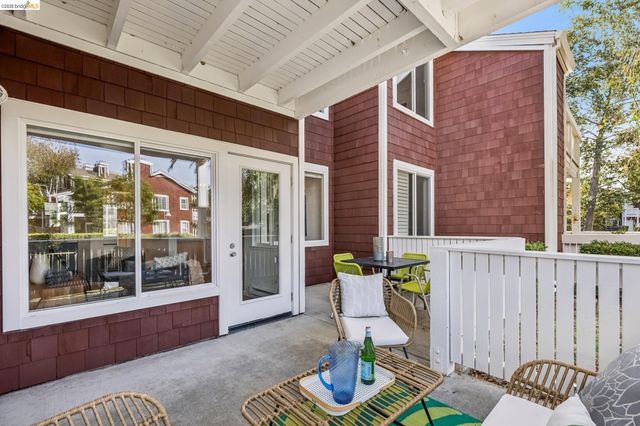 11 Bayside Ct, Richmond, CA 94804