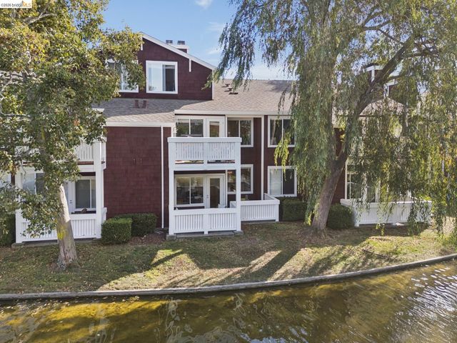 11 Bayside Ct, Richmond, CA 94804