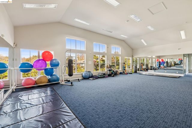 11 Bayside Ct, Richmond, CA 94804