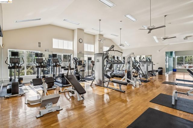 11 Bayside Ct, Richmond, CA 94804