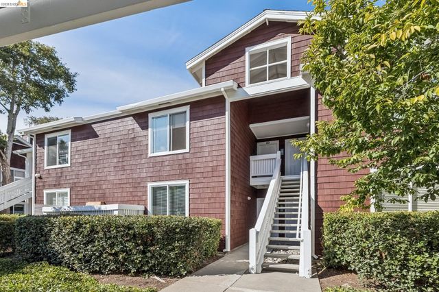 11 Bayside Ct, Richmond, CA 94804