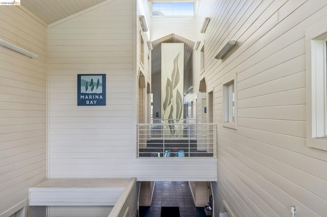 11 Bayside Ct, Richmond, CA 94804