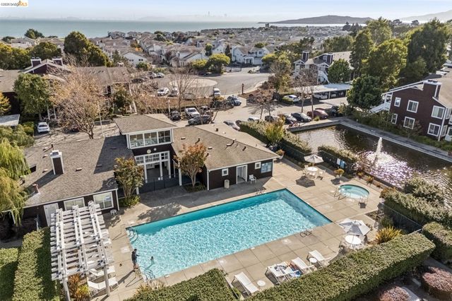 11 Bayside Ct, Richmond, CA 94804