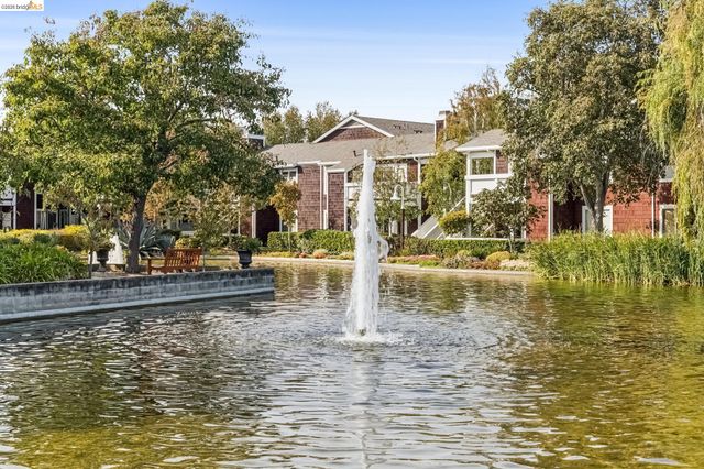 11 Bayside Ct, Richmond, CA 94804