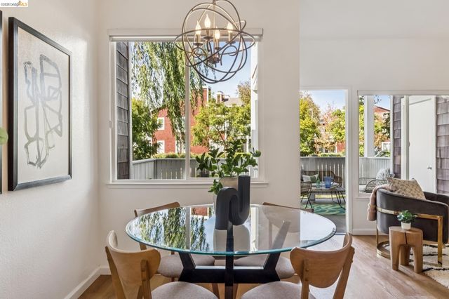 11 Bayside Ct, Richmond, CA 94804