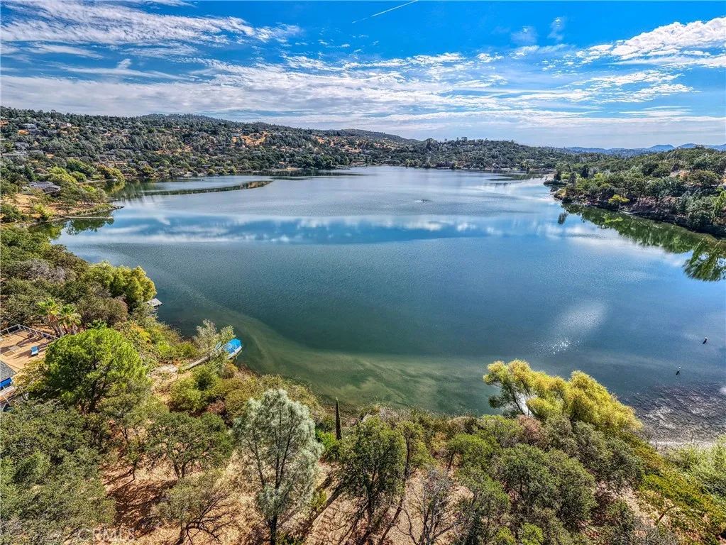 17200 Knollview, Hidden Valley Lake, CA 95467