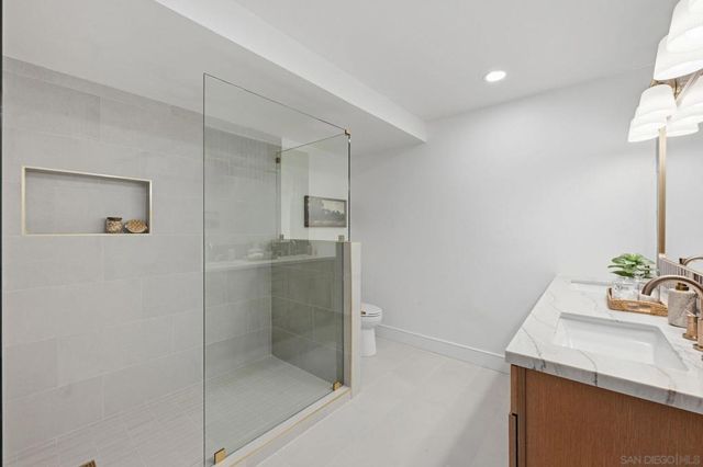 3855 Southview, San Diego, CA 92117