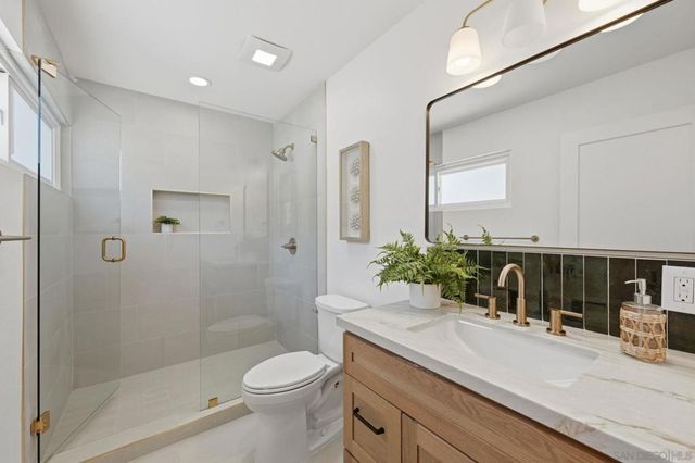 3855 Southview, San Diego, CA 92117