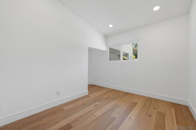 3855 Southview, San Diego, CA 92117