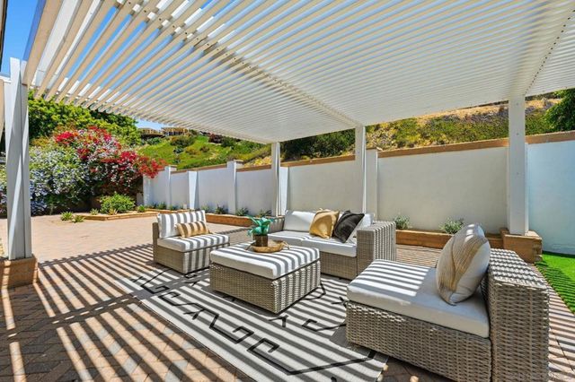 3855 Southview, San Diego, CA 92117