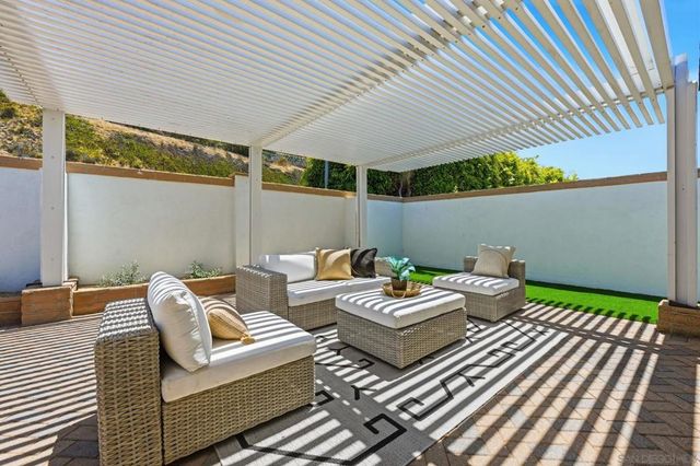 3855 Southview, San Diego, CA 92117