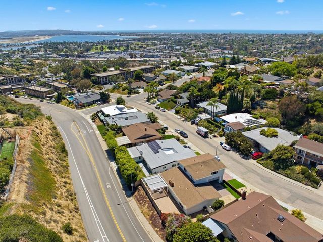 3855 Southview, San Diego, CA 92117