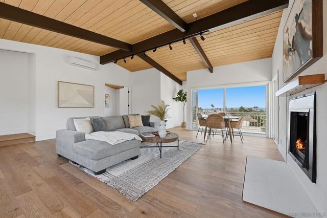 3855 Southview, San Diego, CA 92117