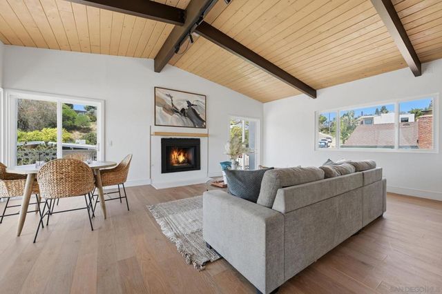 3855 Southview, San Diego, CA 92117
