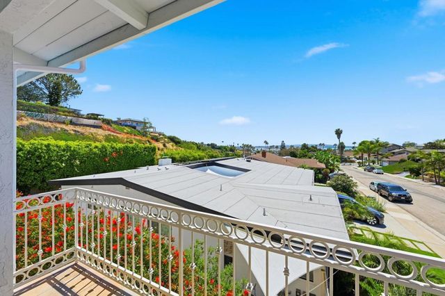 3855 Southview, San Diego, CA 92117