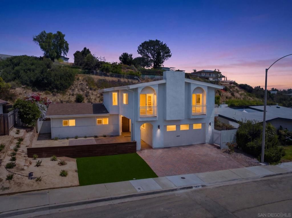 3855 Southview, San Diego, CA 92117