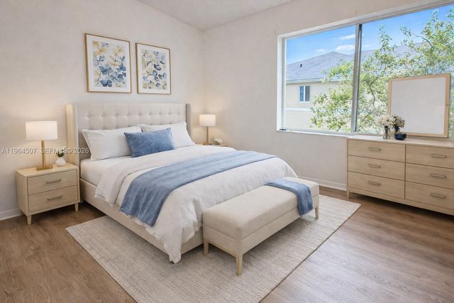 835 NE 212th Ter 4, Miami, FL 33179