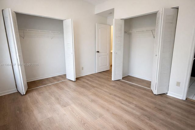 835 NE 212th Ter 4, Miami, FL 33179