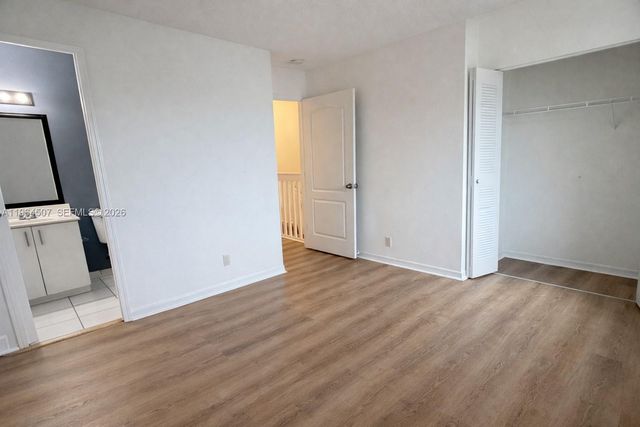 835 NE 212th Ter 4, Miami, FL 33179