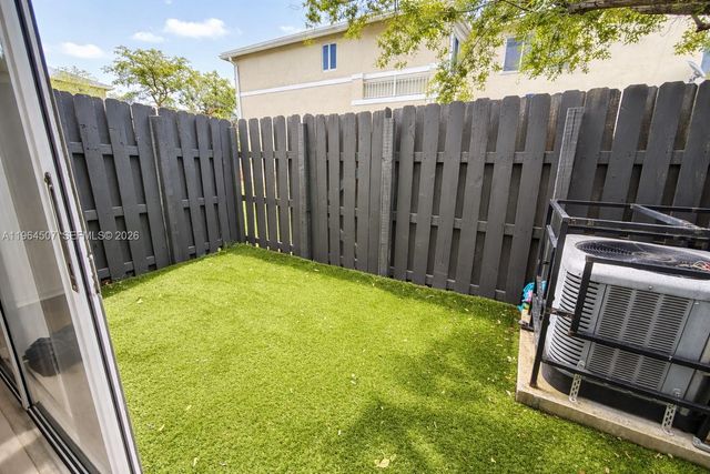 835 NE 212th Ter 4, Miami, FL 33179