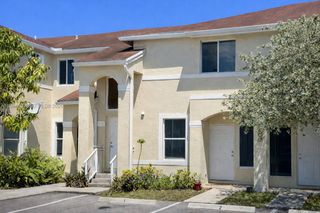 835 NE 212th Ter 4, Miami, FL 33179