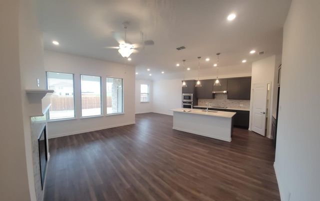 1633 Pine valley Drive, Fort Worth, TX 76052