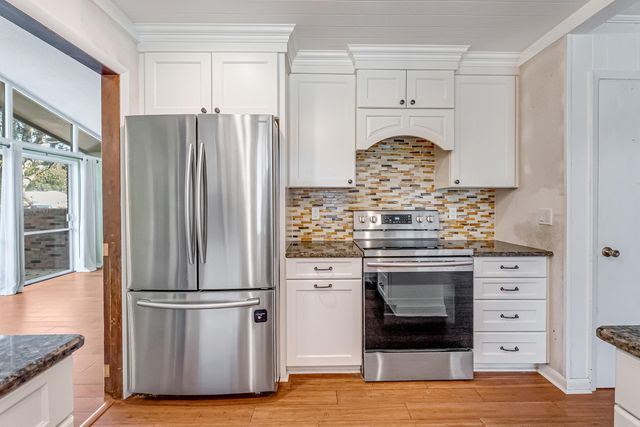 655 NE Merioneth Drive, Fort Walton Beach, FL 32547