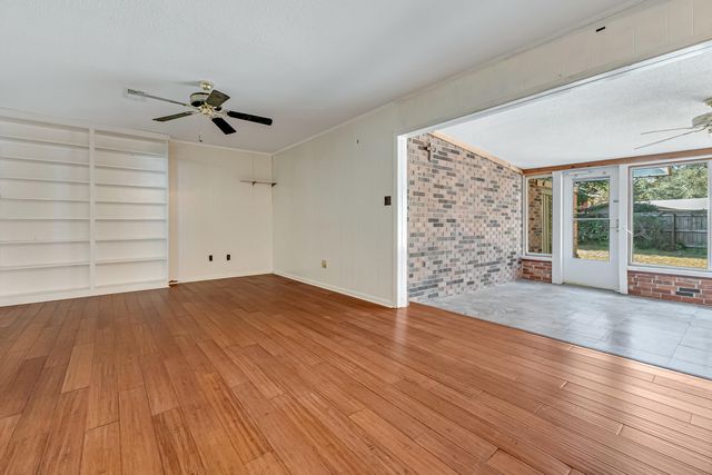 655 NE Merioneth Drive, Fort Walton Beach, FL 32547