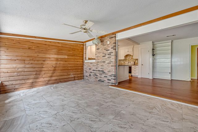 655 NE Merioneth Drive, Fort Walton Beach, FL 32547